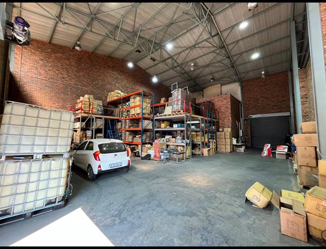 379M² WAREHOUSE FOR SALE IN VAN ECK PARK